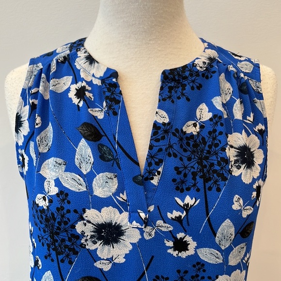Jasmine & Juliana Blue/White Floral Tank Top - Small - Picture 5 of 9
